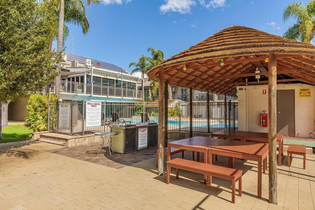 Oasis Mandurah Resort Exterior photo