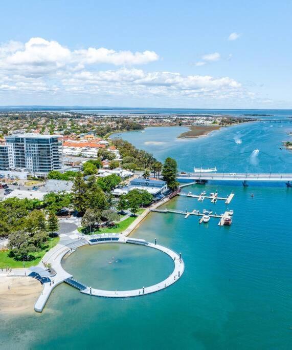 Oasis Mandurah Resort Exterior photo